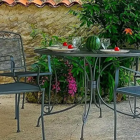 בית נופש Maison Le Troubadour *